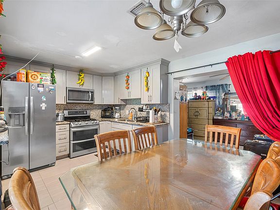 4th image of 2250 Island Drive
