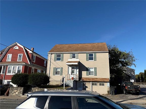 5th image of 610 Killingly St Floor 1