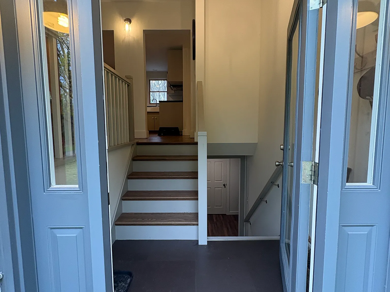 3 bed, 2469 sqft, $4,400 — Photo 3
