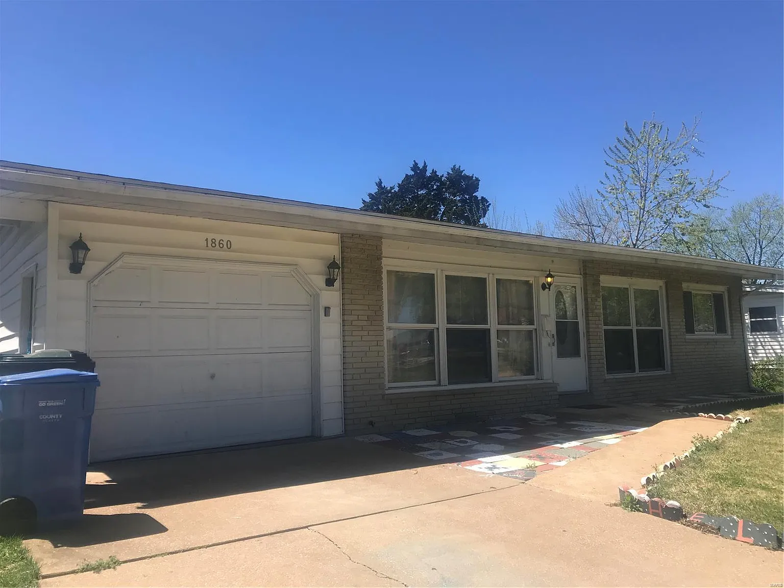 1860 Flicker Dr photo 1