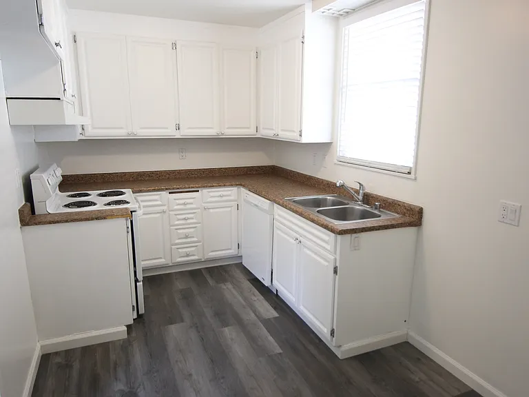 8 Holcomb Ct #A — Photo 6