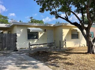 327 W Pine St, Lantana, FL 33462