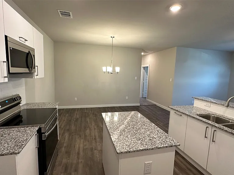 9804 Grosbeak Ln — Photo 5