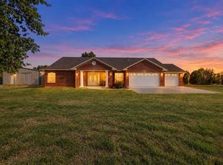 1307 State Road 70 E, Calera, OK 74730