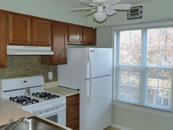 2nd image of 414 Society Pl