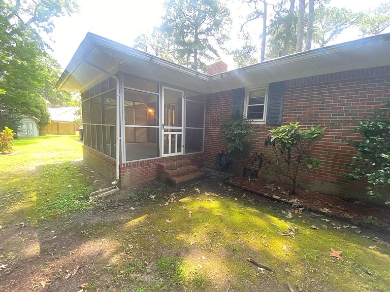 2648 S Kings Rd — Photo 20
