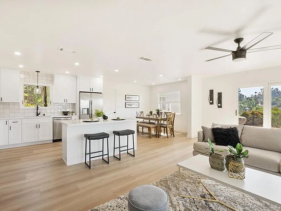2nd image of 9484-86 La Cuesta Dr