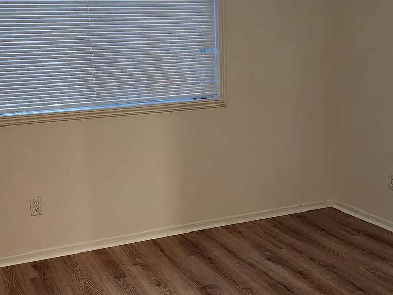 1286 Jamestown Dr — Photo 11
