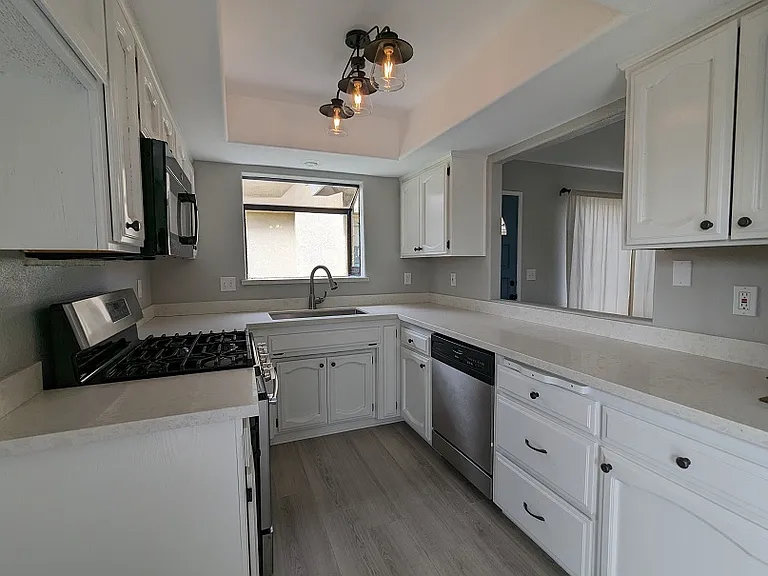 1277 Belridge St #1B — Photo 3