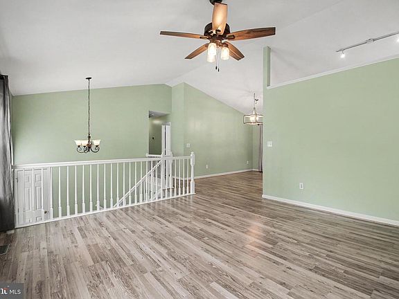 5th image of 11700 Woodland View Dr
