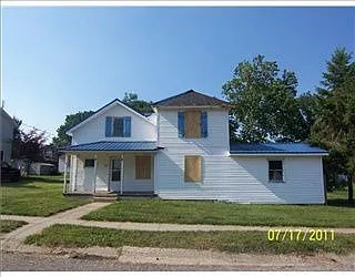 427 E Maple St photo 1