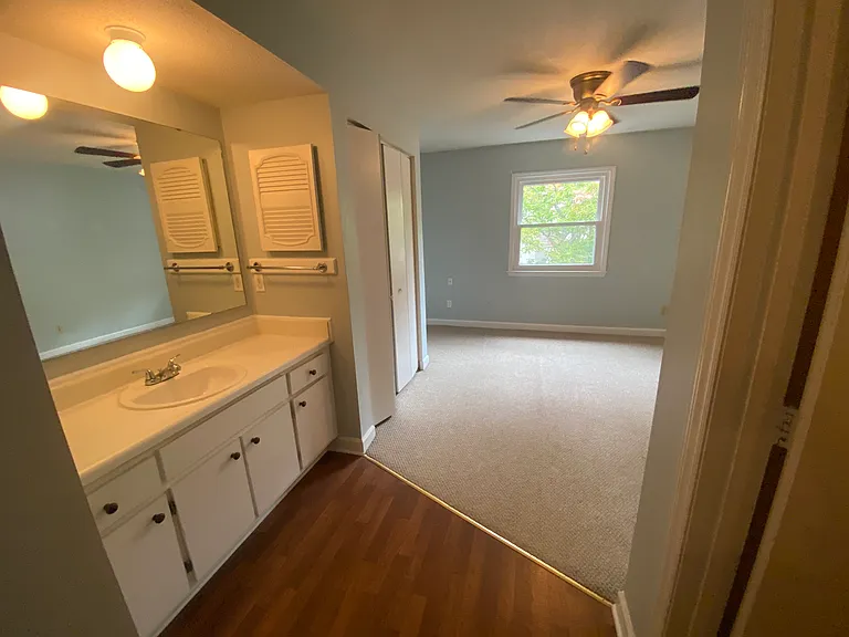 Avery Close Condominiums — Photo 69