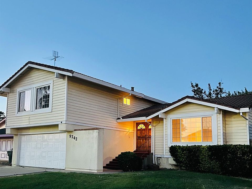 1st image of 9242 Cadenza Ct