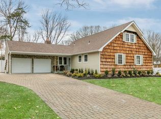 22 Plymouth Rd, Hauppauge, NY 11788