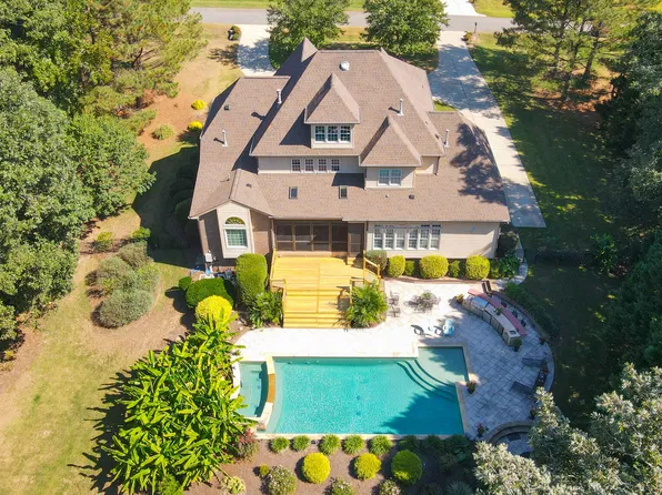 1085 Tacketts Pond Dr, Raleigh, NC 27614