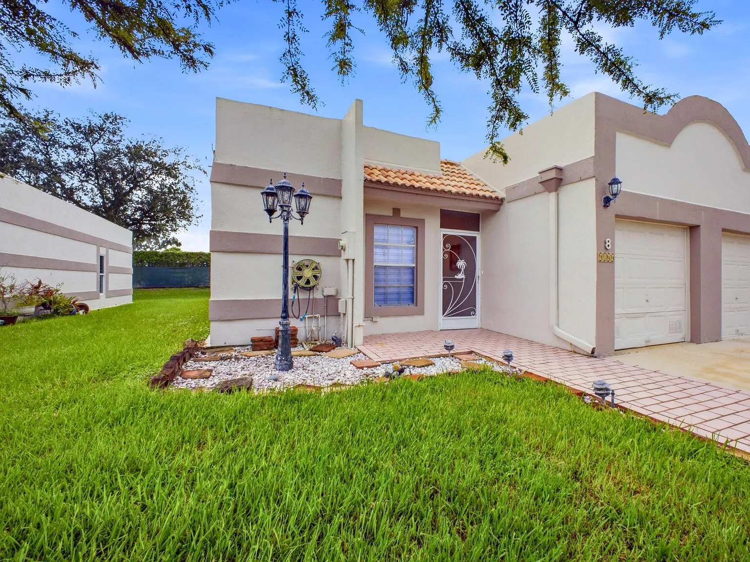 2 bed, 2.0 bath, 1227 sqft, $2,300 — Photo 4