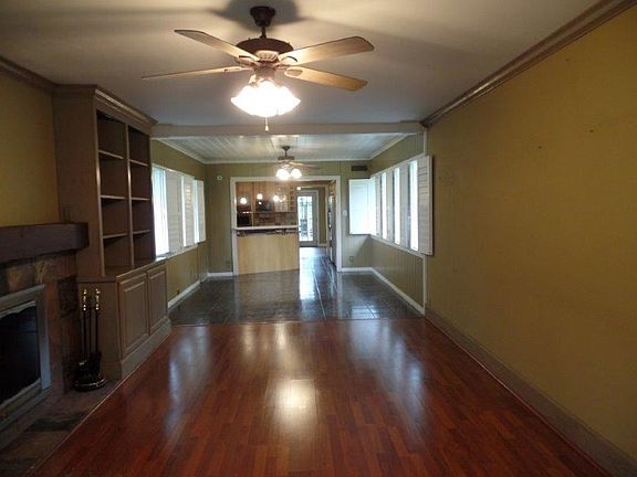 3rd image of 814 Jefferson Ave