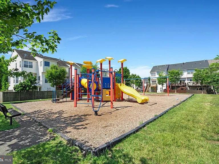 8628 Ellesmere Way — Photo 47