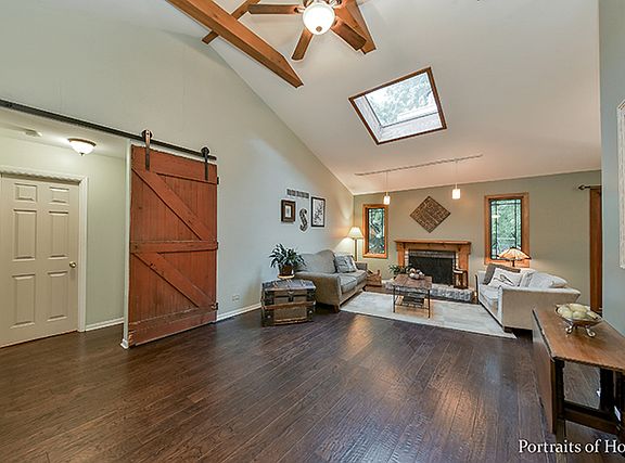 4th image of 2792 Rolling Meadows Dr