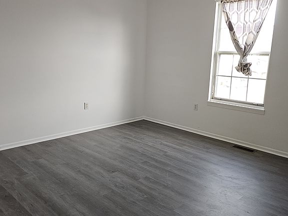 3rd image of 1835 N Lakeman Dr #1835