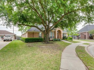9215 Newburgh Dr, Houston, TX 77095