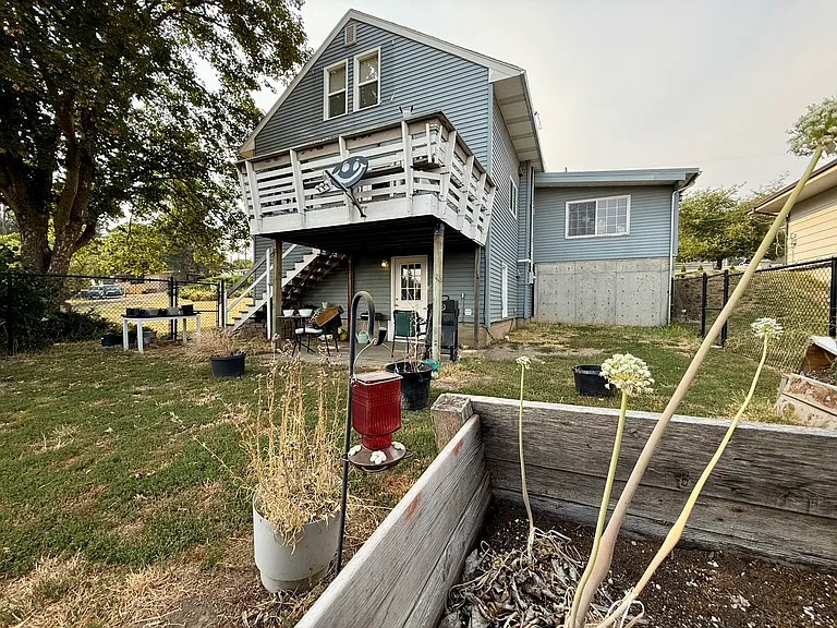 515 NW Irving St #A — Photo 1