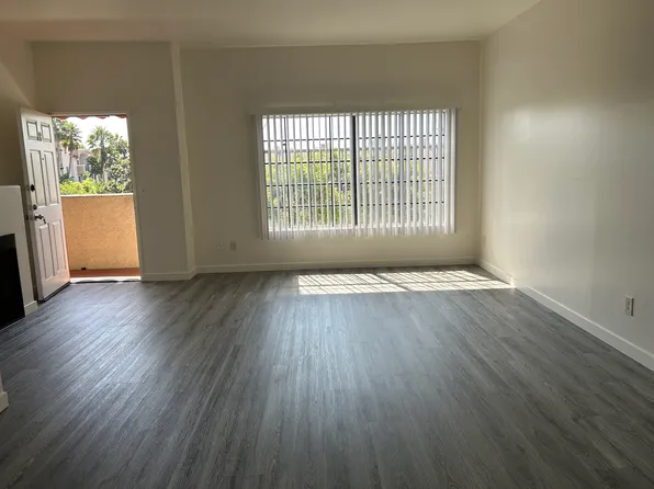 7025 Flight Ave APT 8, Los Angeles, CA 90045