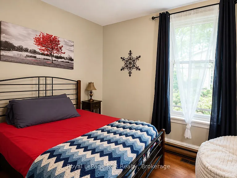 526 Alice St — Photo 10