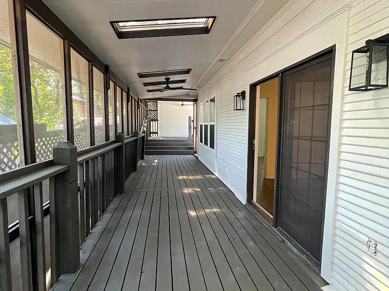SCREENED IN PORCH
