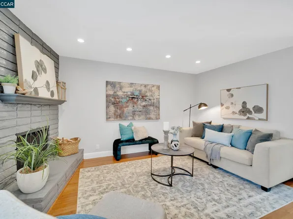 62 Miramonte Dr, Moraga, CA 94556