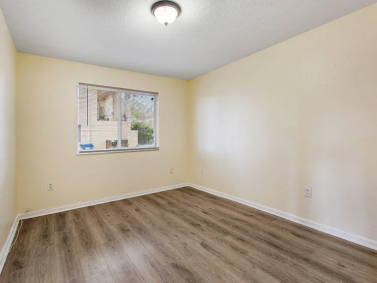 8460 NW 40th St #8460 — Photo 15