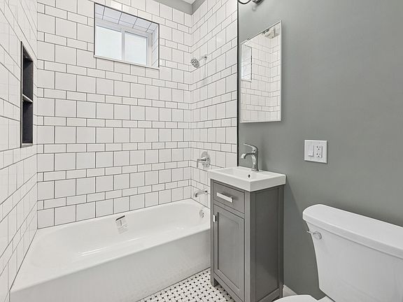 5th image of 1446 W Catalpa Ave