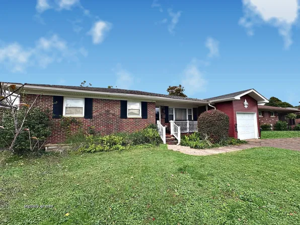1112 Sunset Dr, Gallipolis, OH 45631