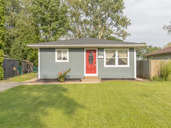 705 Fremont Rd, Valparaiso, IN 46385