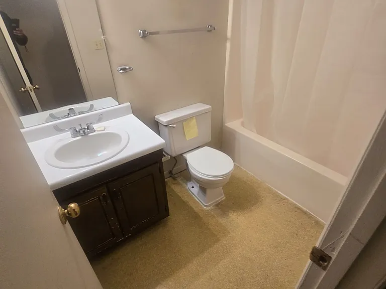 380 Gordon Dr — Photo 4