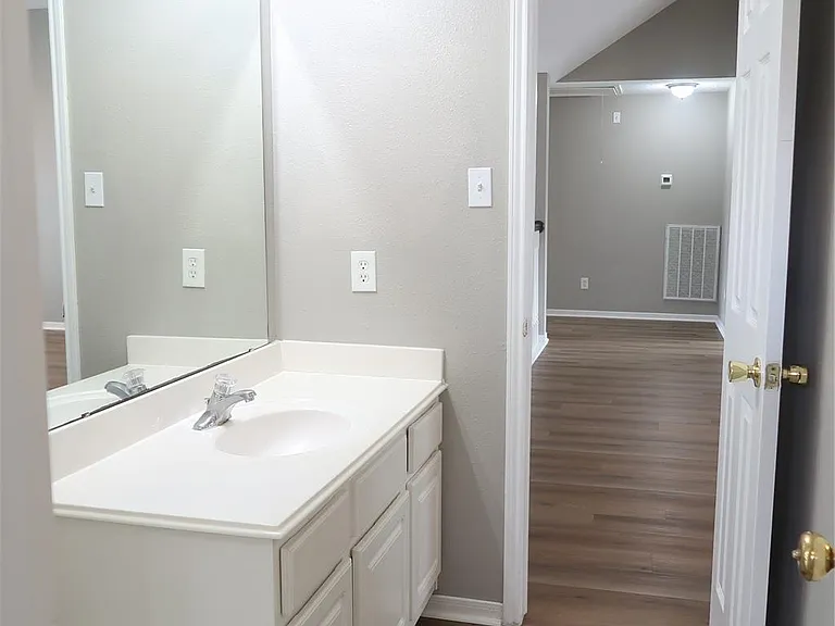 20714 Morning Creek Dr — Photo 46