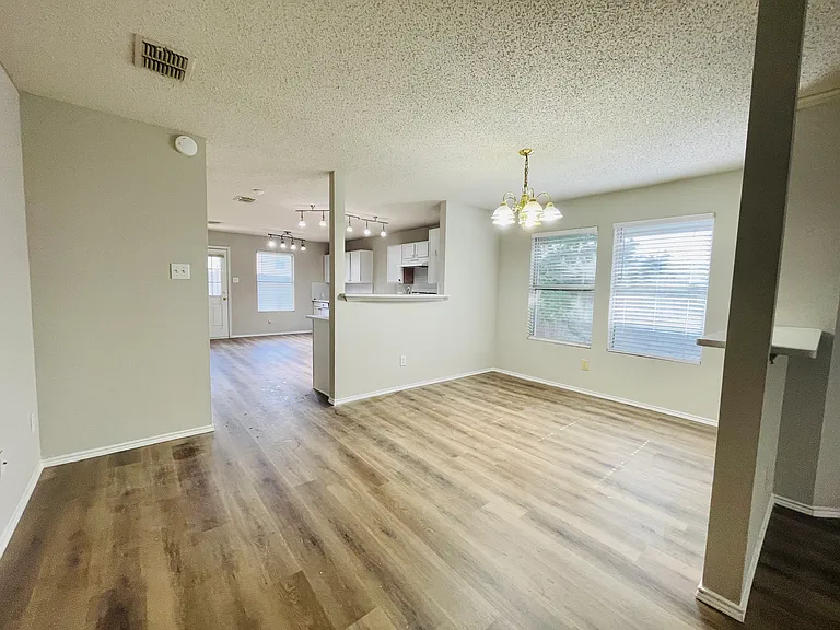 2321 Avalon Creek Way — Photo 6