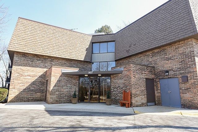1st image of 907 S Williams St APT 216