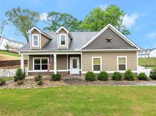 65 Academy St, Pendergrass, GA 30567