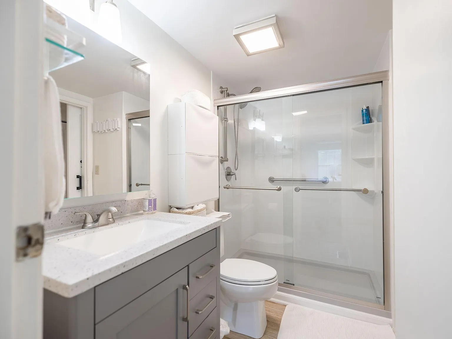 2 bed, 1.5 bath, 990 sqft, $2,000 — Photo 2