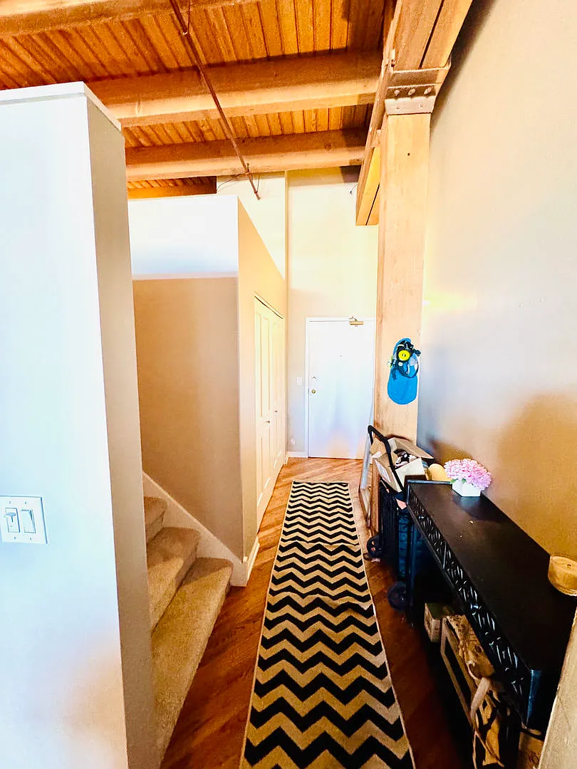 1 bed, 900 sqft, $2,500 — Photo 3