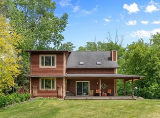 653 N Riverside Dr, Saukville, WI 53080
