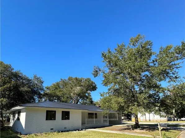 627 Newcastle St, Brunswick, GA 31520