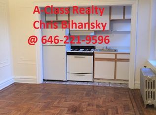 2675 30th St, Astoria, NY 11102