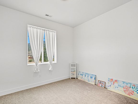5th image of 2094 W Hawk Dr
