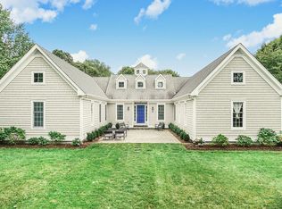 70 S Country Rd, Bellport, NY 11713