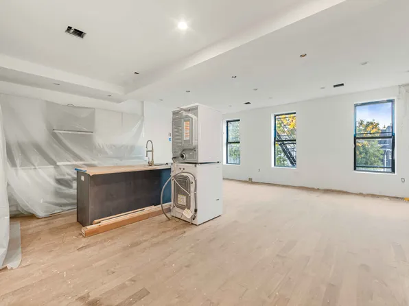 913 Lafayette Avenue image 12 of 17