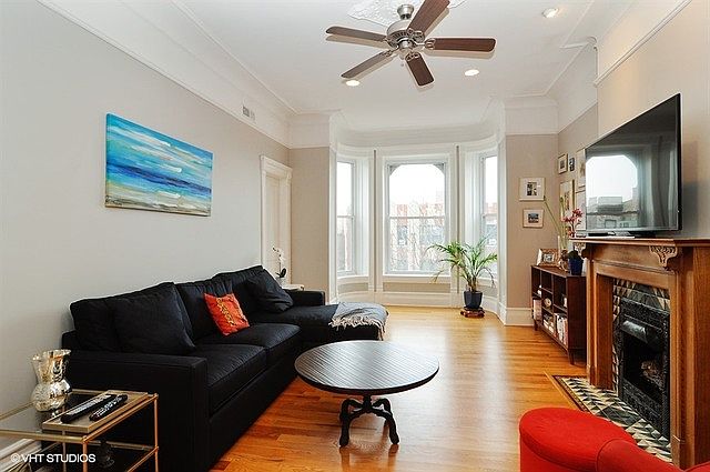 1st image of 927 W Newport Ave APT 3