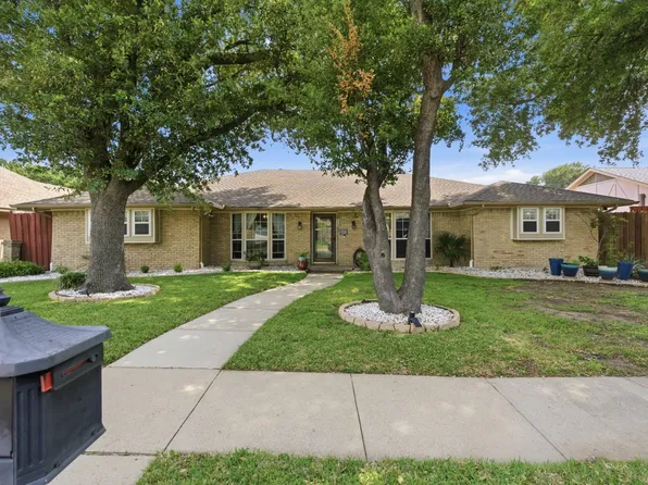 1025 Hampshire Ln, Carrollton, TX 75007