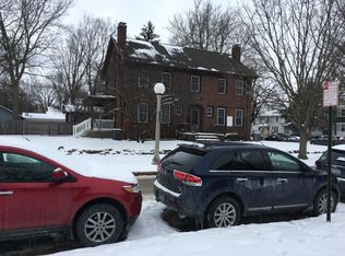 1009 S Busey Ave, Urbana, IL 61801